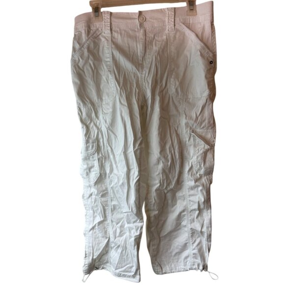 Style & Co Women solid White Cargo Capri Pants Size 6 READ - Picture 1 of 4